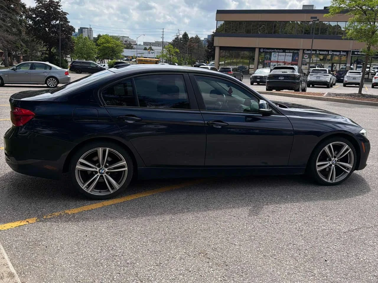 BMW 320 i xDrive| ПОДГРЕВИ| NAVI| CARFAX| , снимка 5 - Автомобили и джипове - 54859914