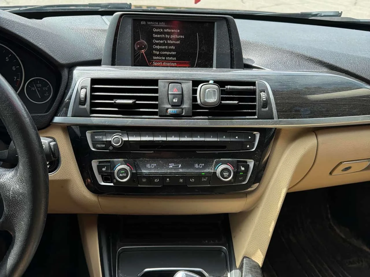 BMW 320 i xDrive| ПОДГРЕВИ| NAVI| CARFAX| , снимка 12 - Автомобили и джипове - 54859914
