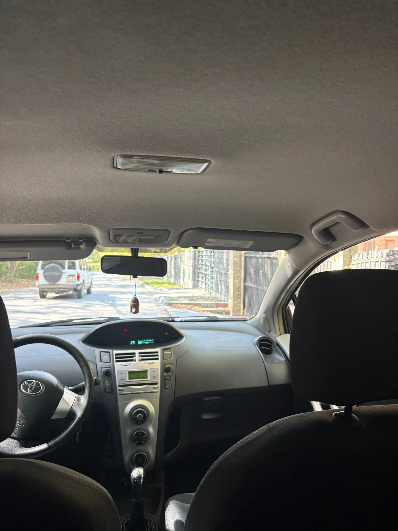 Toyota Yaris, снимка 12 - Автомобили и джипове - 56012301
