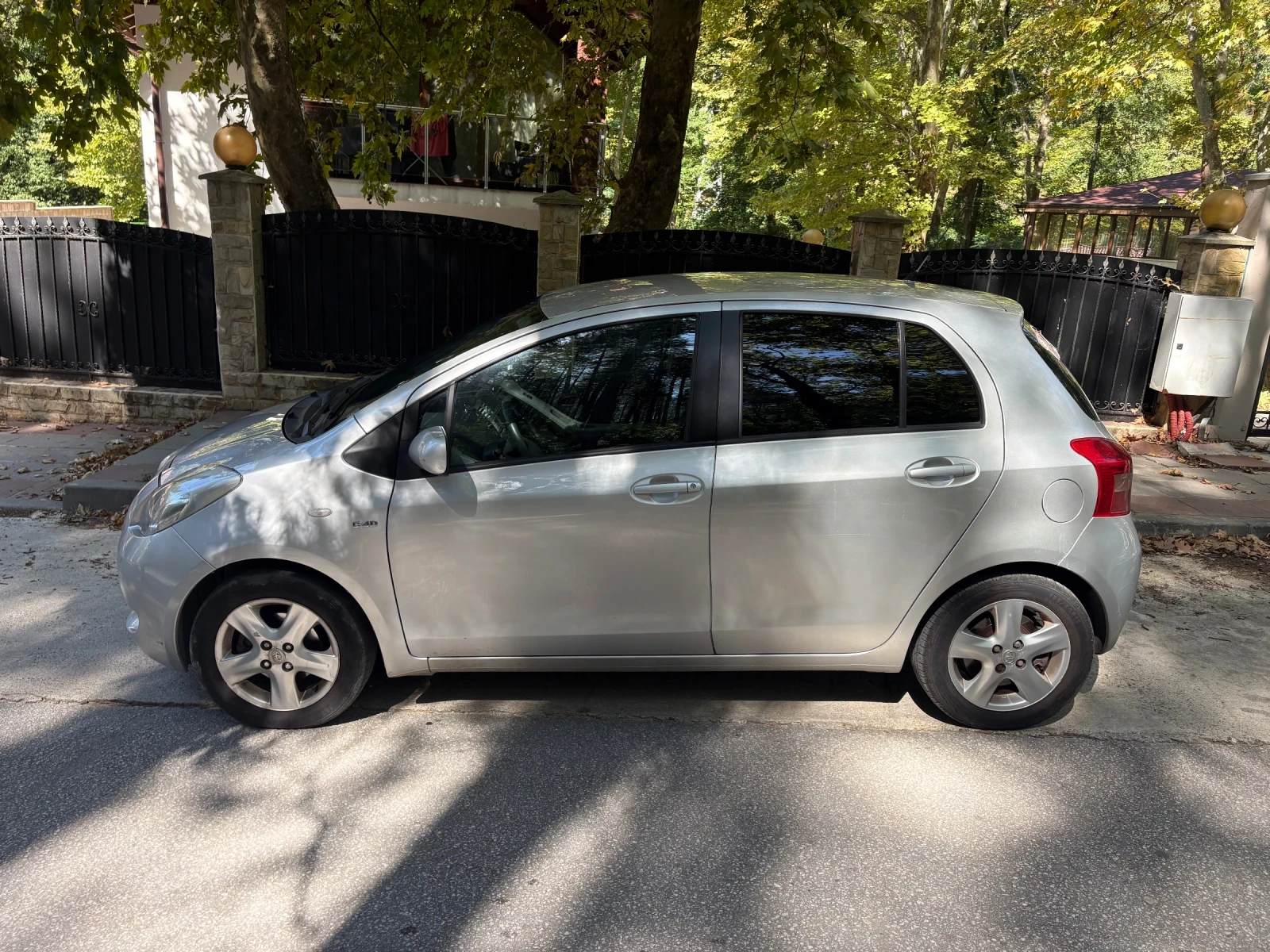 Toyota Yaris, снимка 6 - Автомобили и джипове - 56012301