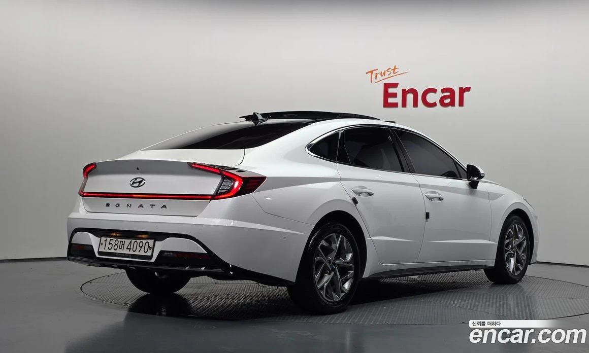 Hyundai Sonata 2.0 Premium Family, снимка 2 - Автомобили и джипове - 56155404