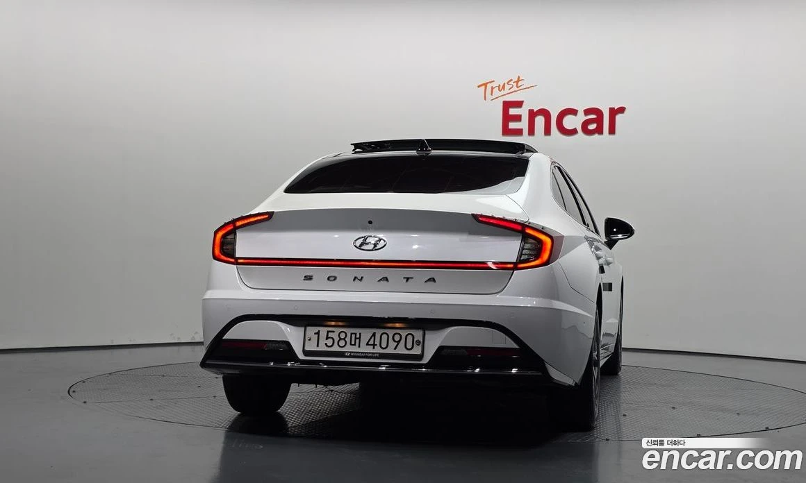 Hyundai Sonata 2.0 Premium Family, снимка 4 - Автомобили и джипове - 56155404