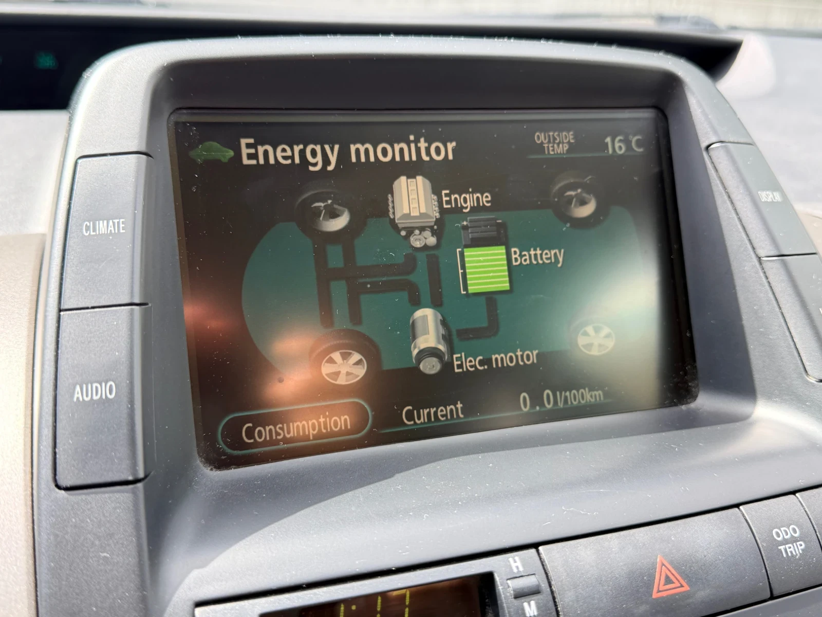 Toyota Prius FACE* JBL* ОБСЛУЖЕН* РЕГИСТРИРАН, снимка 12 - Автомобили и джипове - 56240176