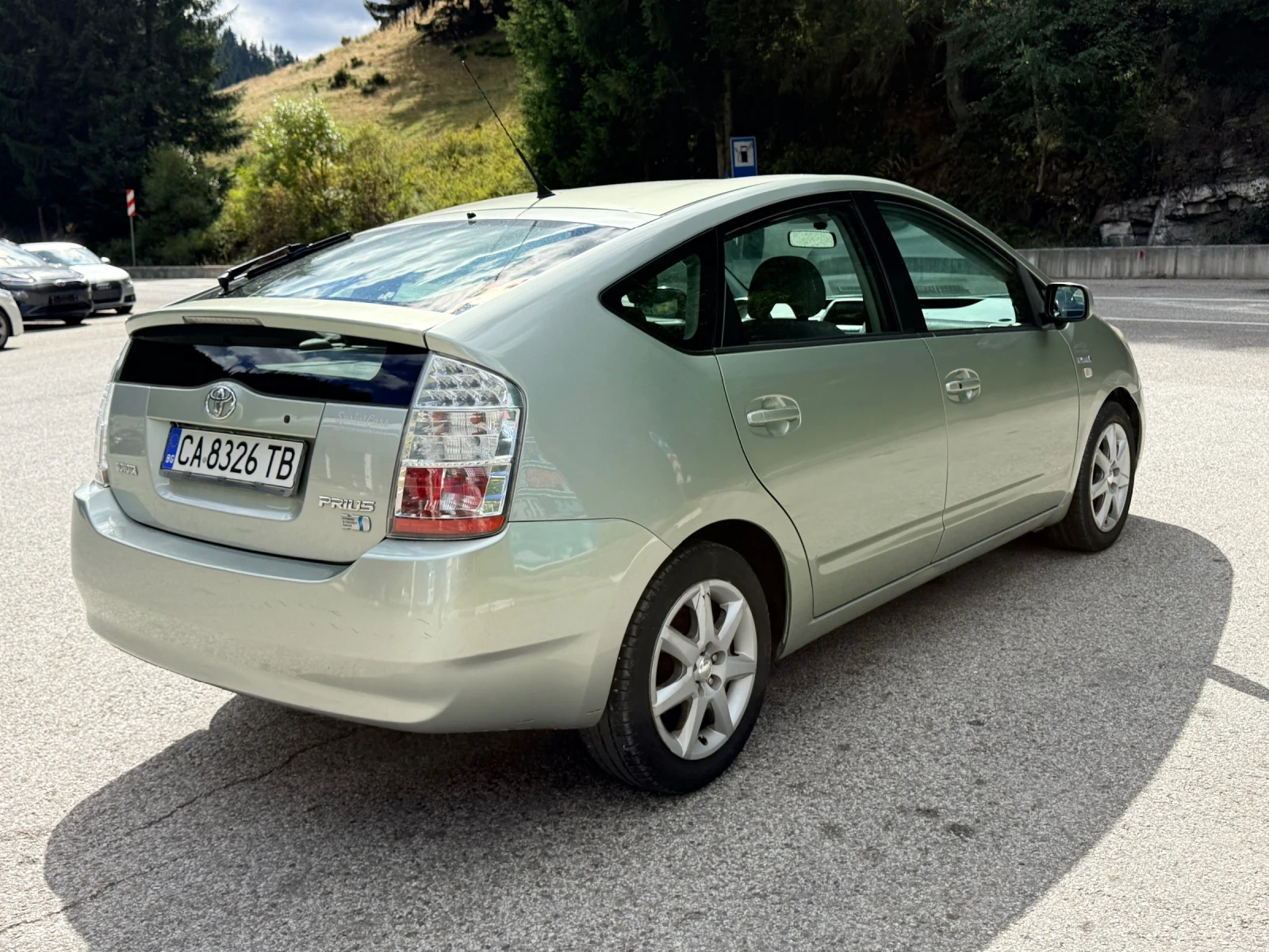 Toyota Prius FACE* JBL* ОБСЛУЖЕН* РЕГИСТРИРАН, снимка 4 - Автомобили и джипове - 56240176
