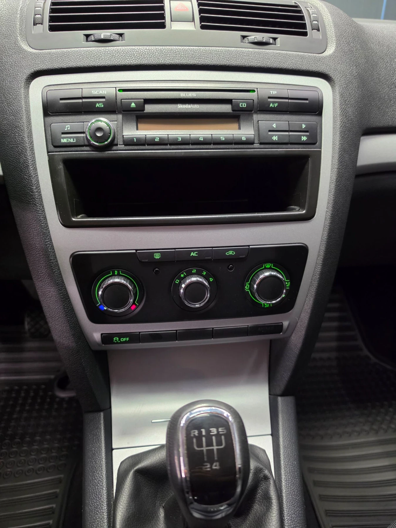 Skoda Octavia 1.6TDI* FACELIFT* 2012�* ELEGANCE* ����������* ��� | Mobile.bg � ����������� 7