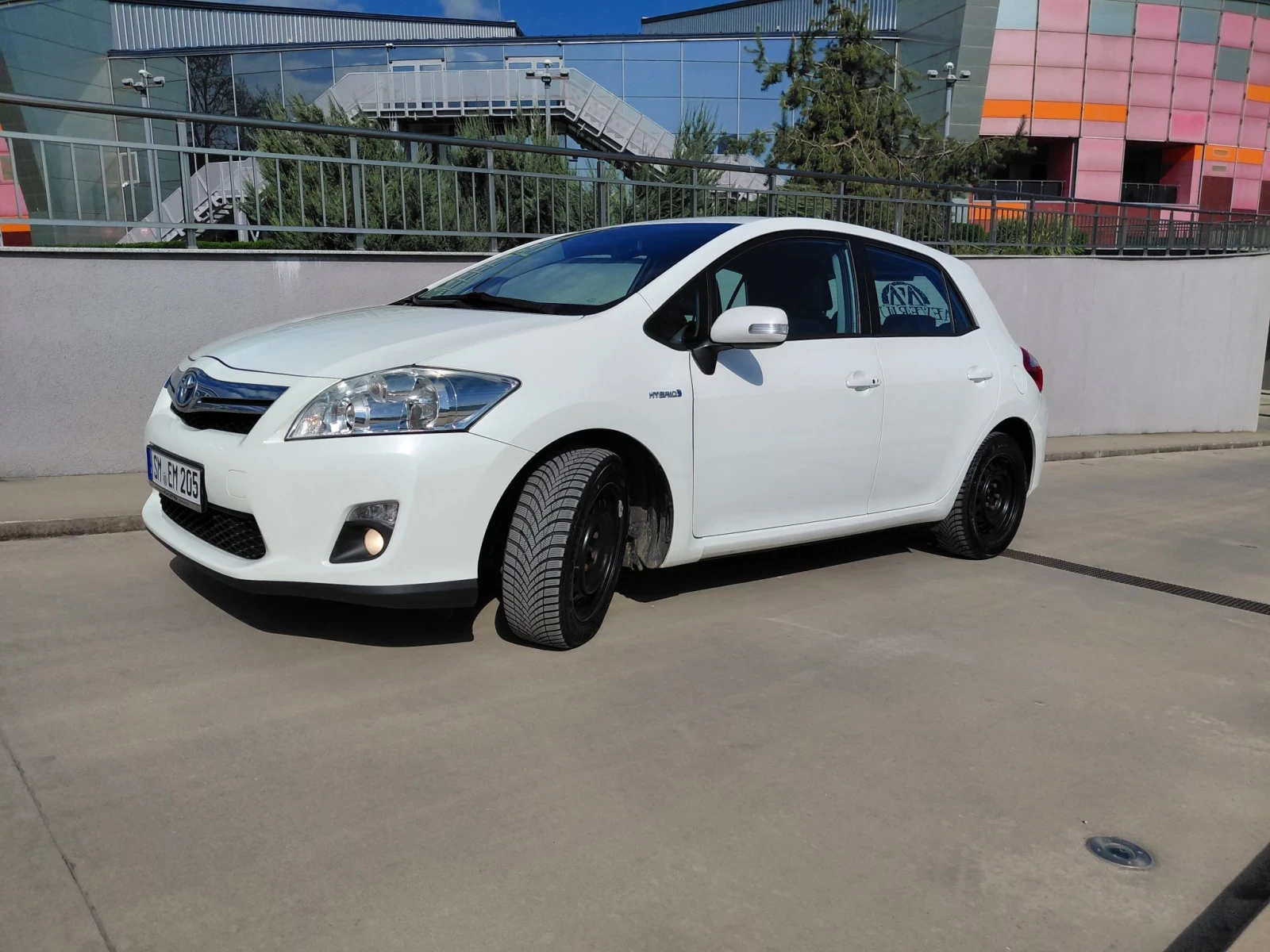 Toyota Auris Хибрид - автомат