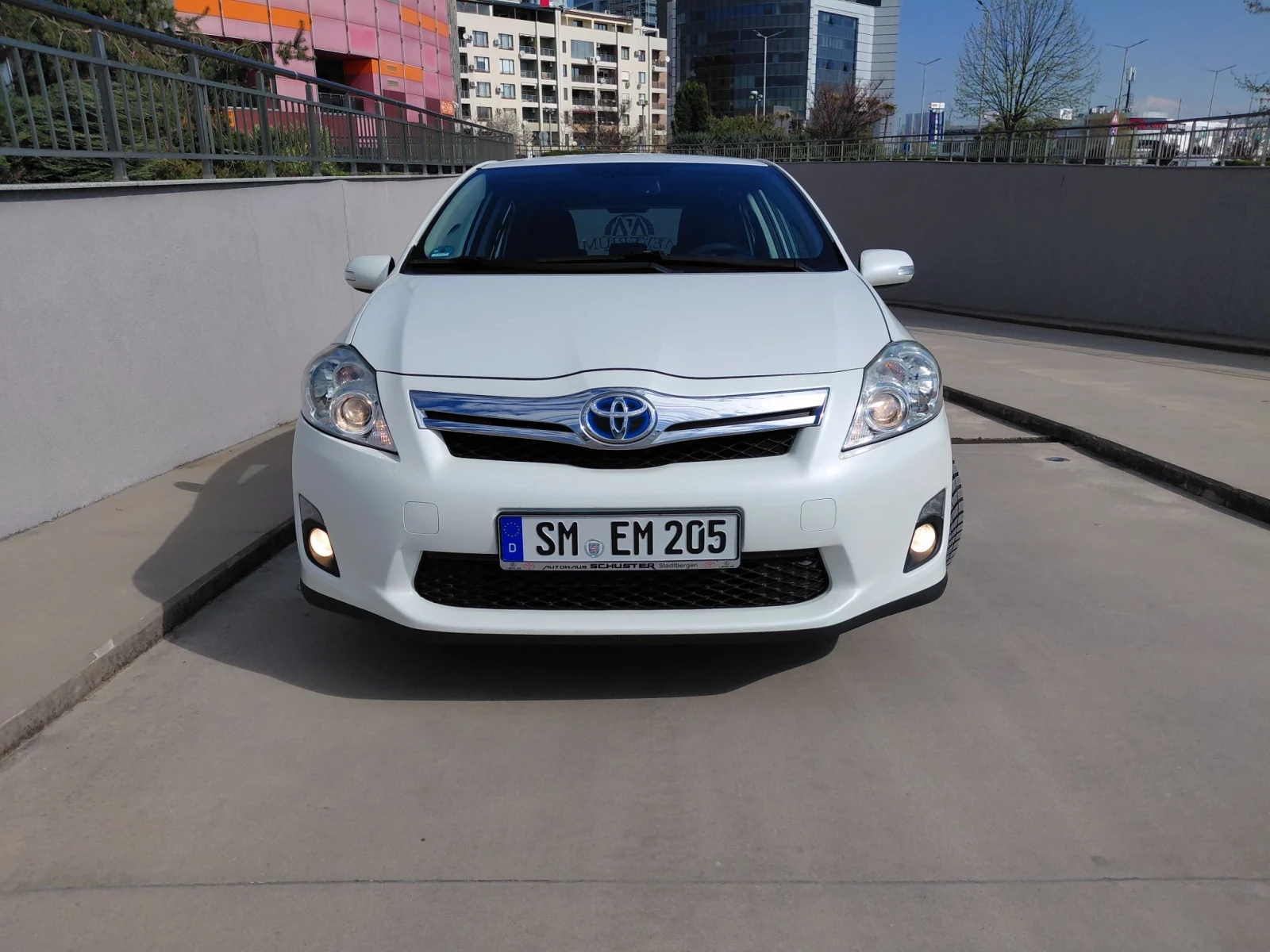 Toyota Auris Хибрид - автомат, снимка 4 - Автомобили и джипове - 56374435