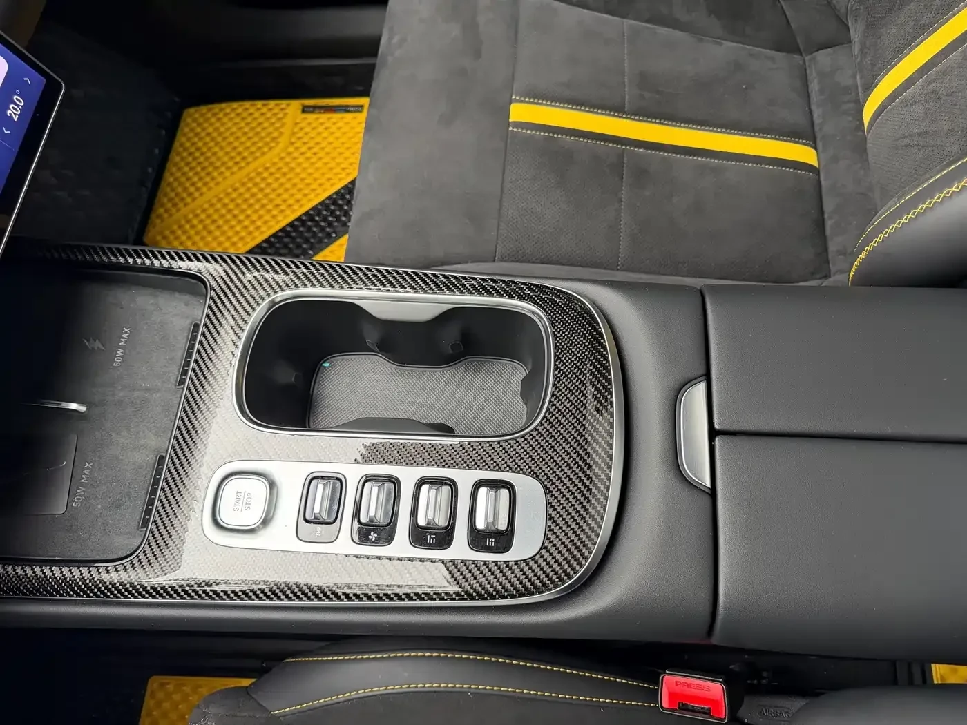 Xiaomi SU7 Ultra, снимка 14 - Автомобили и джипове - 56674215