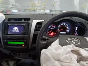 Toyota Hilux 3.0D4Dчасти, снимка 4