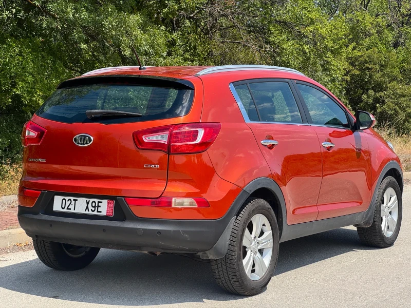 Kia Sportage 2.0 CRDI 4x4, снимка 4 - Автомобили и джипове - 51081364