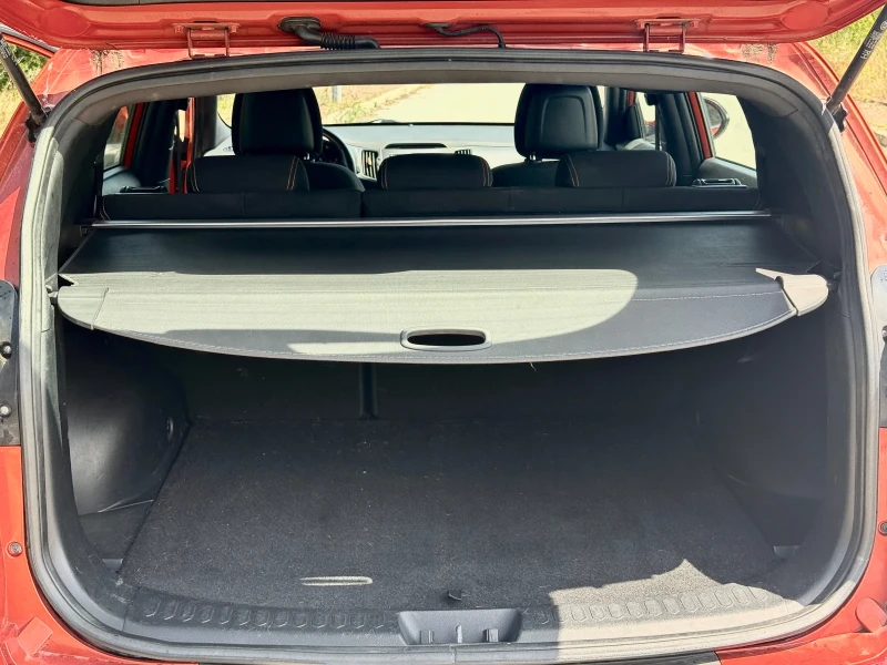 Kia Sportage 2.0 CRDI 4x4, снимка 11 - Автомобили и джипове - 51081364