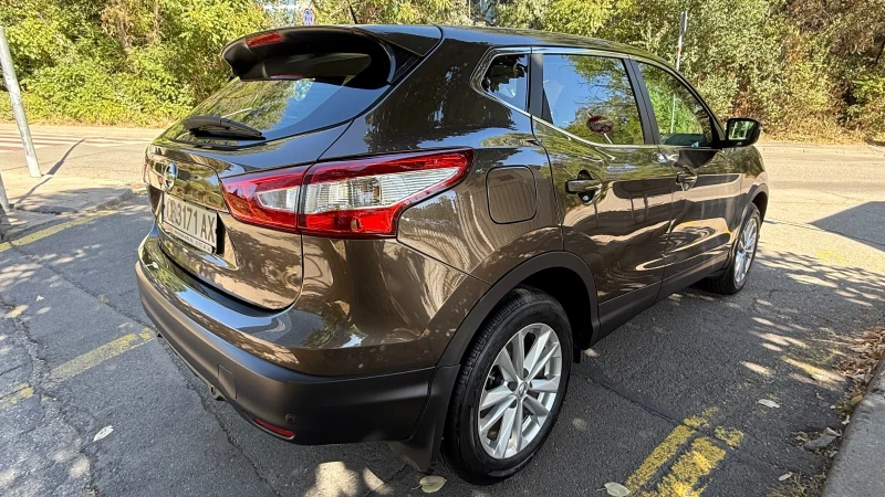 Nissan Qashqai, снимка 6 - Автомобили и джипове - 52174618