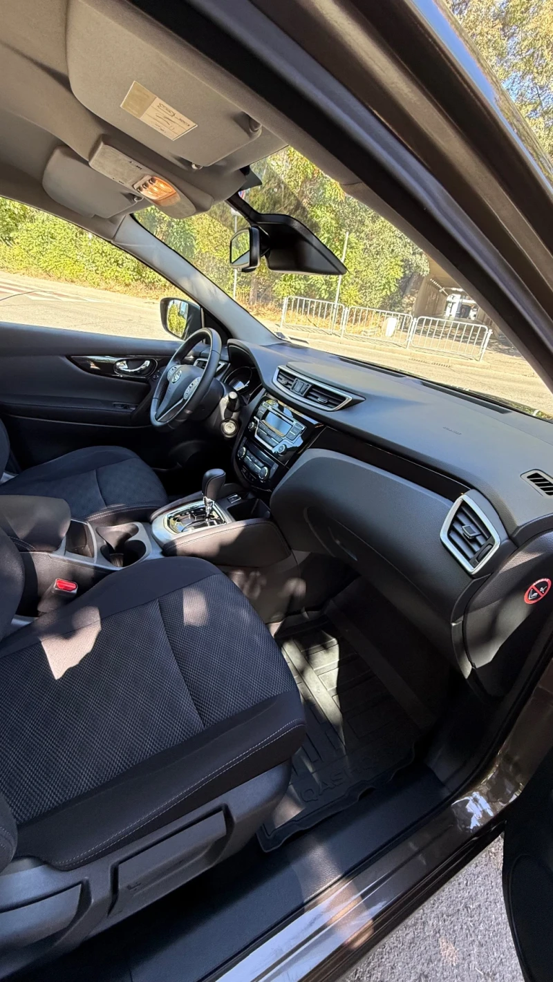 Nissan Qashqai, снимка 9 - Автомобили и джипове - 52174618