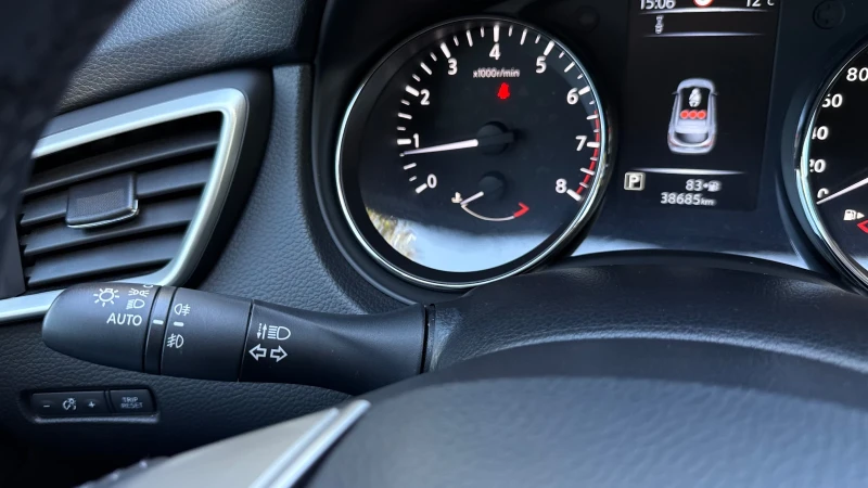 Nissan Qashqai, снимка 15 - Автомобили и джипове - 52174618