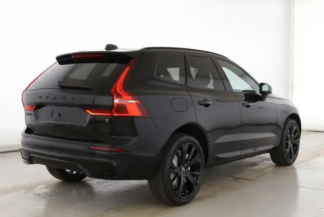 Volvo XC60 B5 AWD = Ultimate Dark= Гаранция, снимка 2 - Автомобили и джипове - 46721228