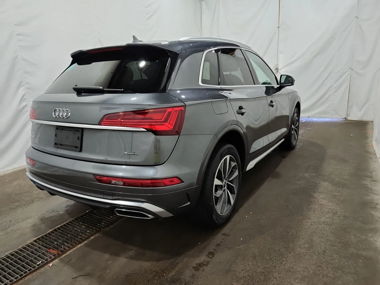 Audi Q5 * АВТО КРЕДИТ* ЦЕНА ДО БГ * СЕРВИЗНА ИСТОРИЯ *  - изображение 4