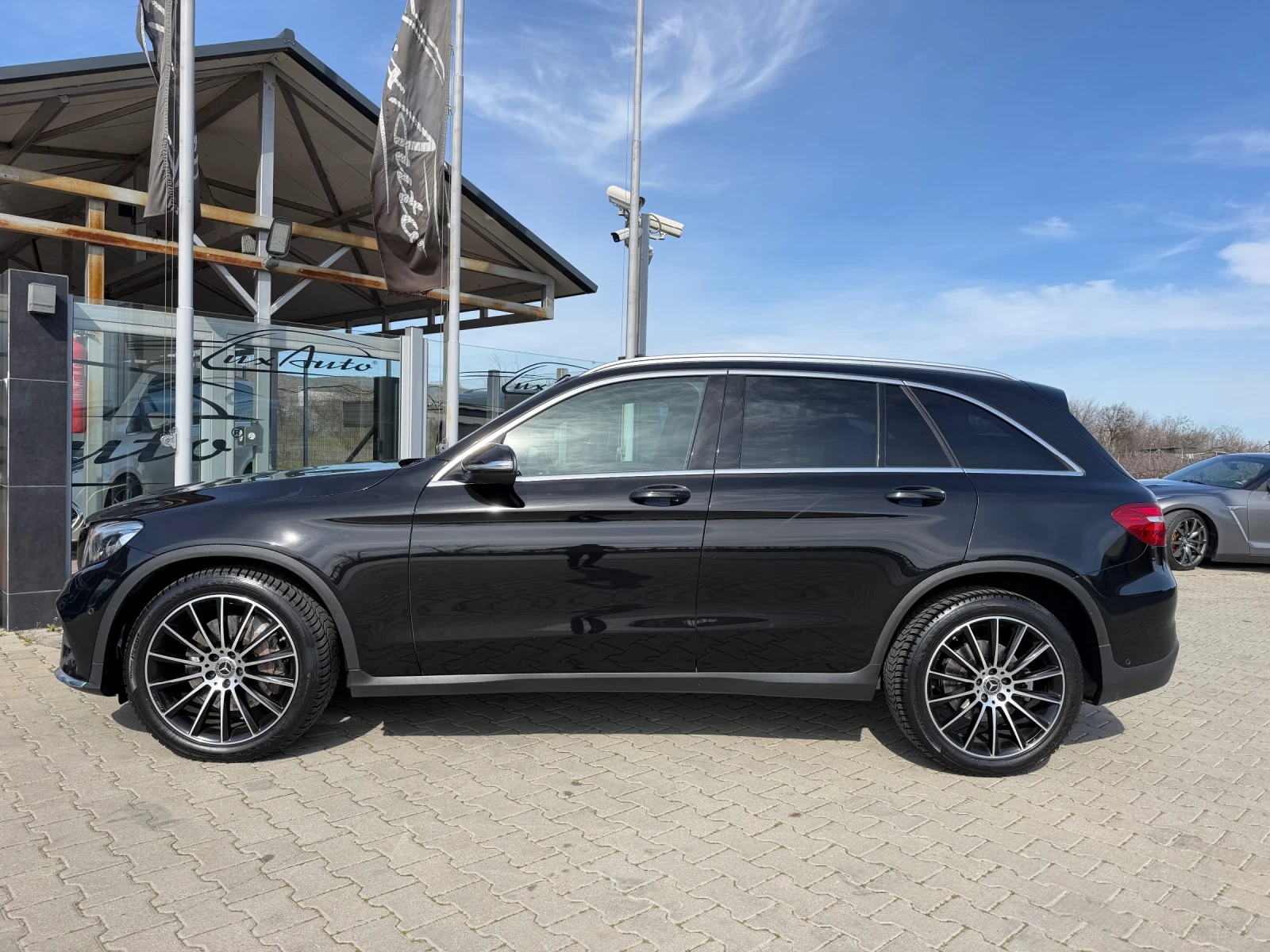 Mercedes-Benz GLC 350 D#AMG STYLE#PANORAMA#NAVI#CAMERA#ALCANTAR#102000KM, снимка 5 - Автомобили и джипове - 53818034