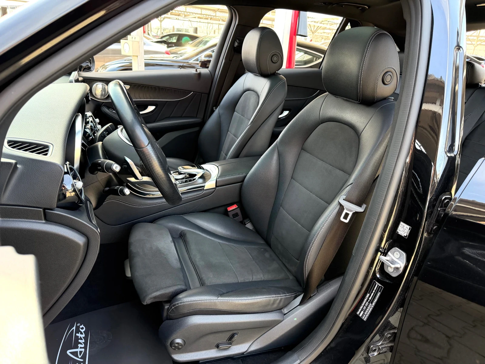 Mercedes-Benz GLC 350 D#AMG STYLE#PANORAMA#NAVI#CAMERA#ALCANTAR#102000KM, снимка 8 - Автомобили и джипове - 53818034