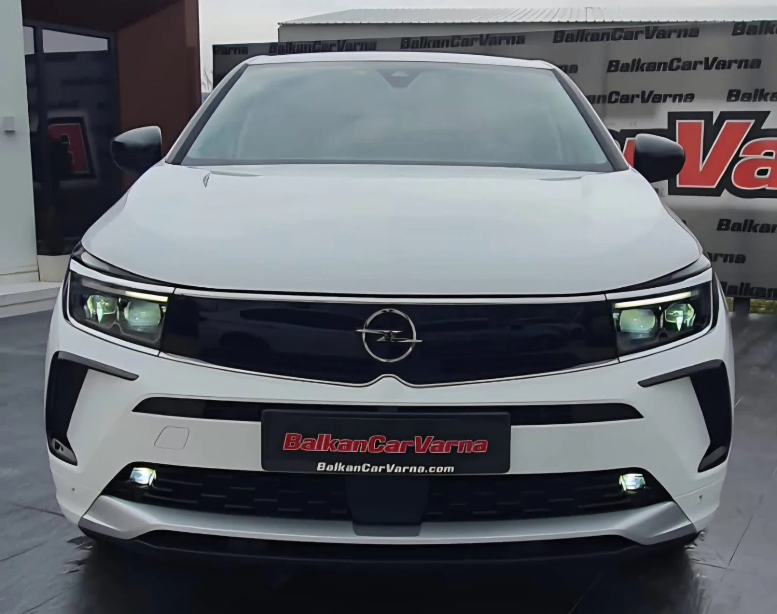 Opel Grandland 1.5d 8AT Business Elegance 45хил.км!, снимка 2 - Автомобили и джипове - 53965589