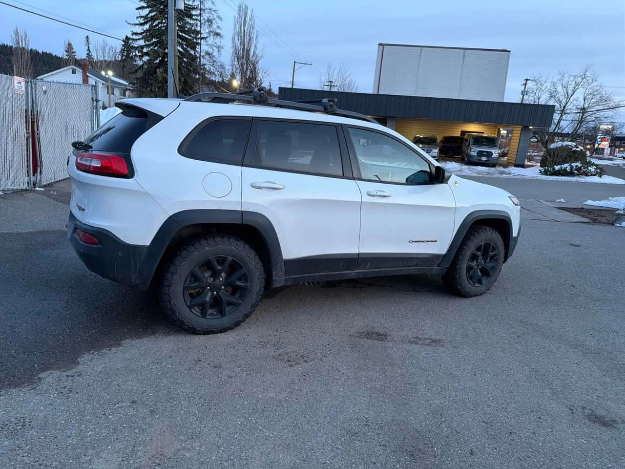 Jeep Cherokee Trailhawk / ПОДГРЕВИ / ПАНОРАМА , снимка 3 - Автомобили и джипове - 54053274