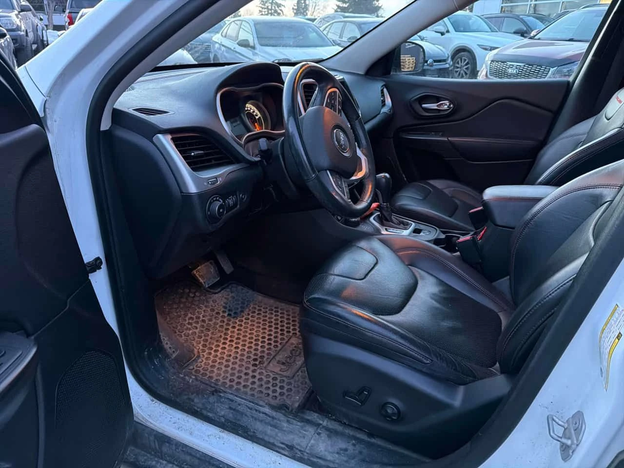 Jeep Cherokee Trailhawk / ПОДГРЕВИ / ПАНОРАМА , снимка 5 - Автомобили и джипове - 54053274