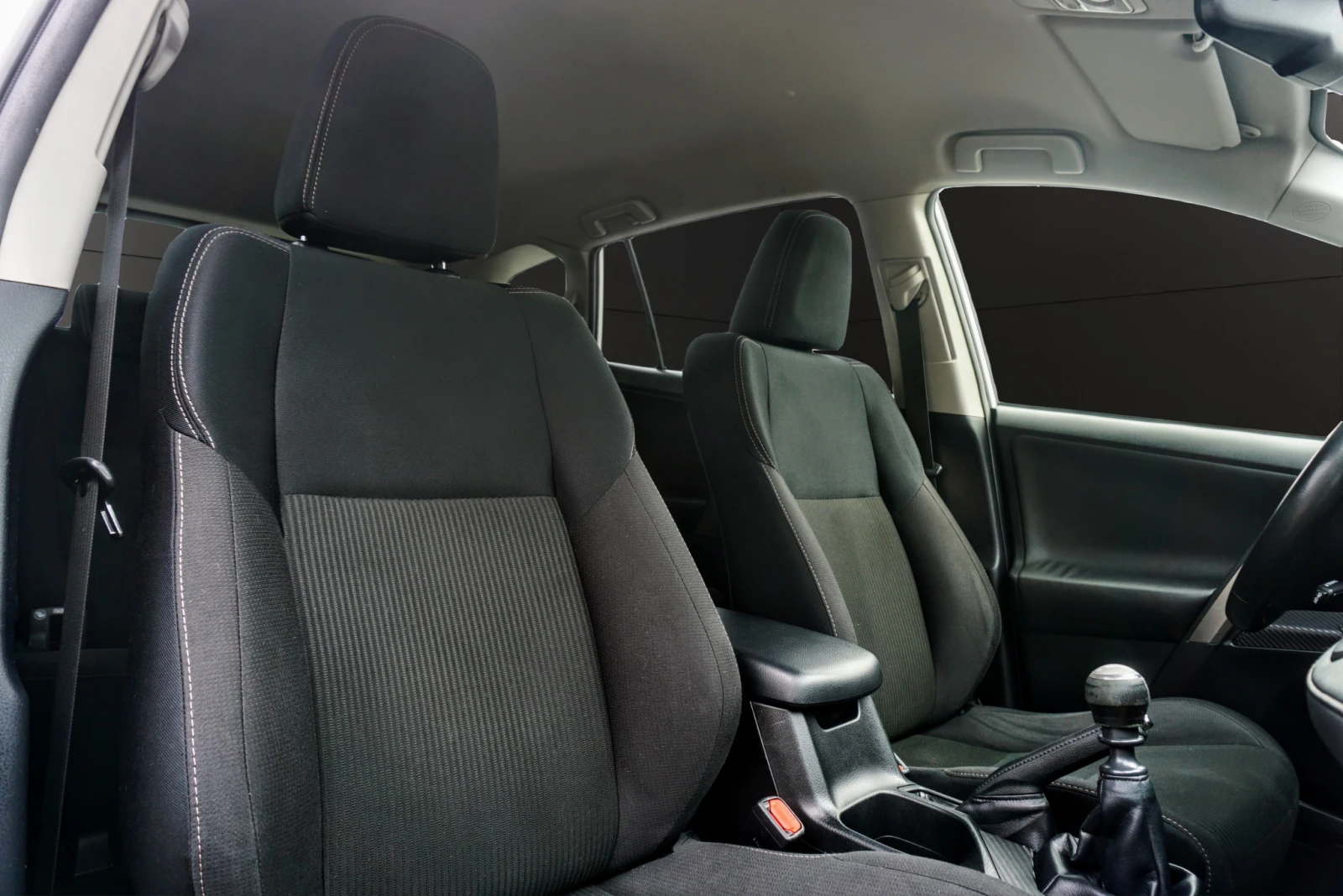 Toyota Rav4 2.0 D-4D STYLE WHITE EDITION, снимка 13 - Автомобили и джипове - 54205930