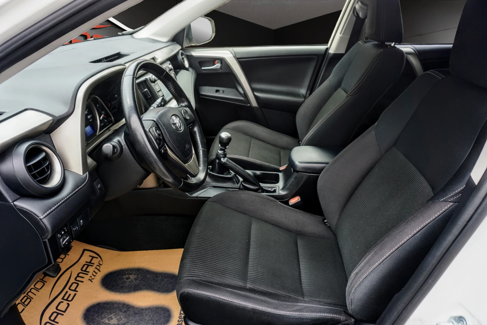 Toyota Rav4 2.0 D-4D STYLE WHITE EDITION, снимка 6 - Автомобили и джипове - 54205930