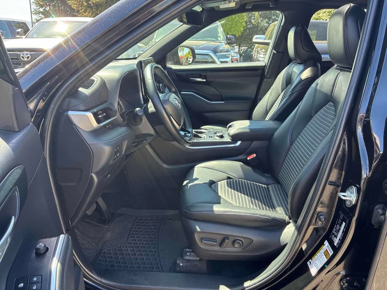 Toyota Highlander * AWD* PANO* KEYLESS* ПОДГРЕВ* , снимка 5 - Автомобили и джипове - 54480514
