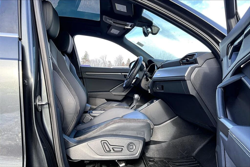 Audi Q3 QUATTRO* PREMIUM* SLINE* ДИГИТАЛНО* ТАБЛО* ПАНО* , снимка 10 - Автомобили и джипове - 54608186