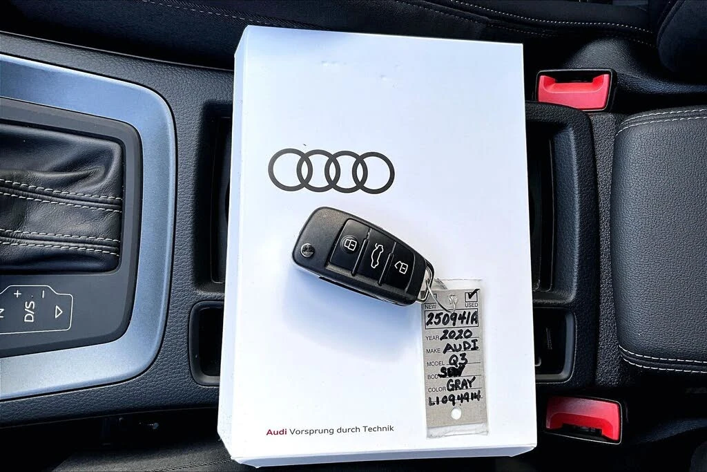 Audi Q3 QUATTRO* PREMIUM* SLINE* ДИГИТАЛНО* ТАБЛО* ПАНО* , снимка 16 - Автомобили и джипове - 54608186