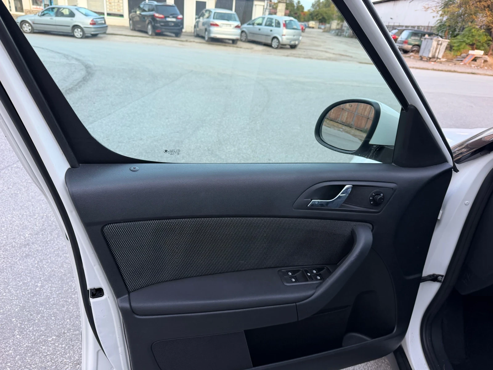 Skoda Yeti 1.6TDI �������� | Mobile.bg � ����������� 14