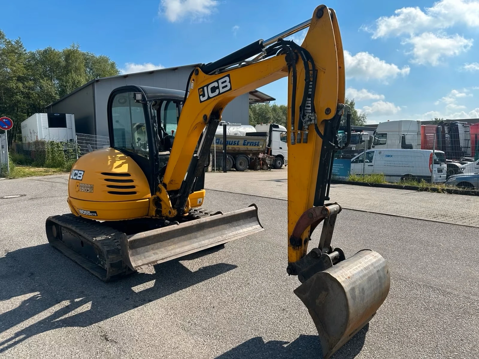 Багер JCB 8055 ZTS, снимка 3 - Индустриална техника - 55261456