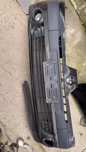 Предна Броня за Renault Megane 2002 - 2008, снимка 1