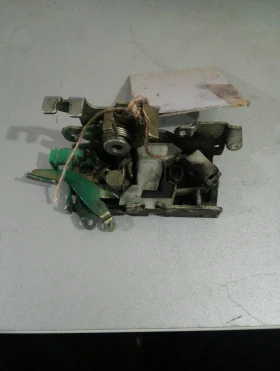 Брава врата предна дясна Мерцедес Вито 99г.