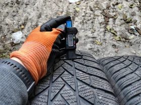 Гуми Зимни 245/70R16, снимка 3