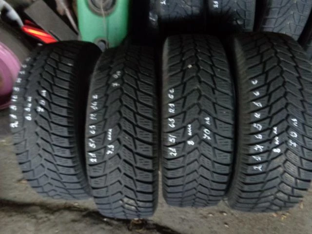 Гуми Зимни 215/65R16, снимка 2 - Гуми и джанти - 12924444