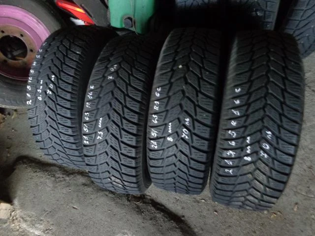 Гуми Зимни 215/65R16, снимка 3 - Гуми и джанти - 12924444