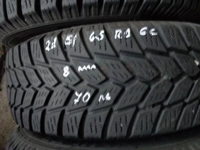 Гуми Зимни 215/65R16, снимка 5 - Гуми и джанти - 12924444