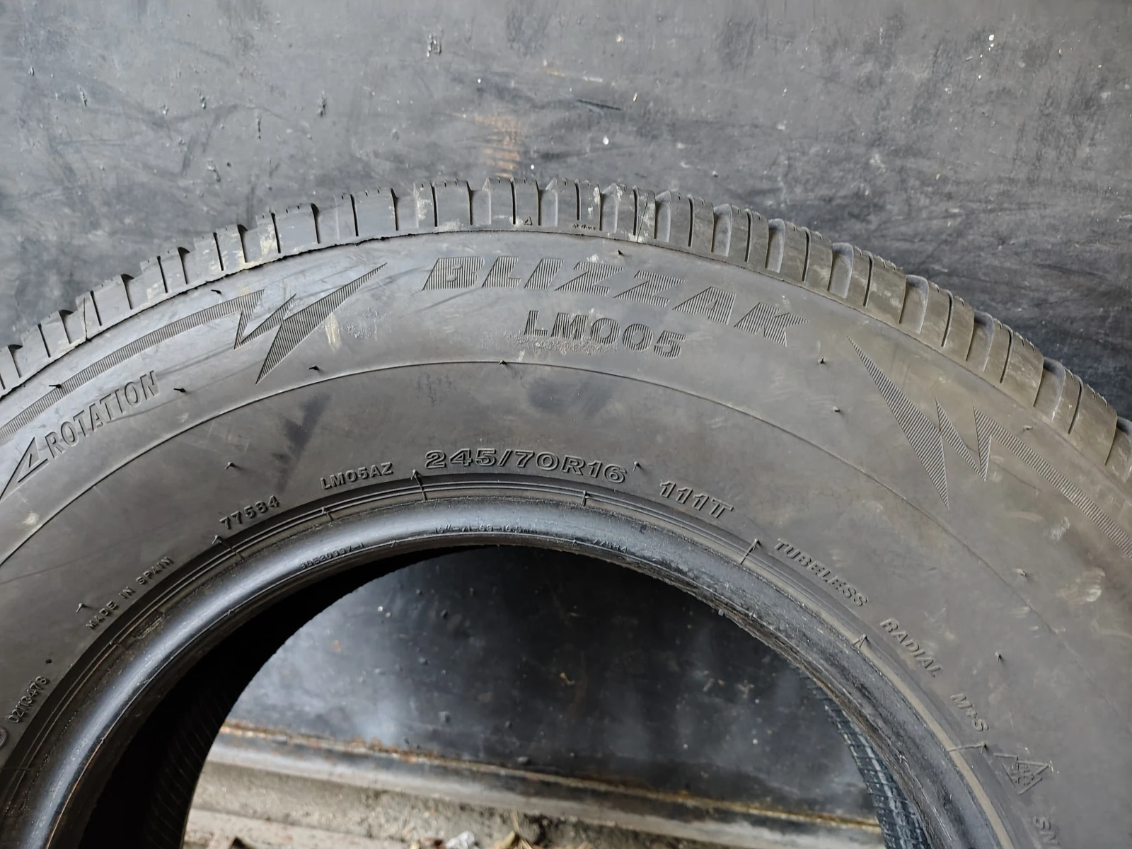 Гуми Зимни 245/70R16, снимка 5 - Гуми и джанти - 53776015