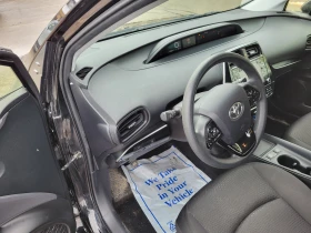 Toyota Prius LE AWD-e , снимка 7 - Автомобили и джипове - 53636368