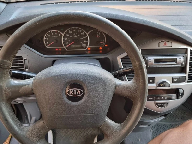 Kia Carens 2.0 CDRI, снимка 3 - Автомобили и джипове - 42228265