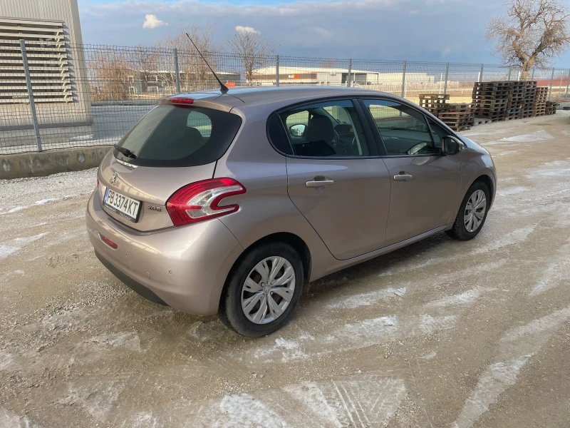 Peugeot 208 1.4 HDI втори собственик, 109 000км, снимка 6 - Автомобили и джипове - 49197880