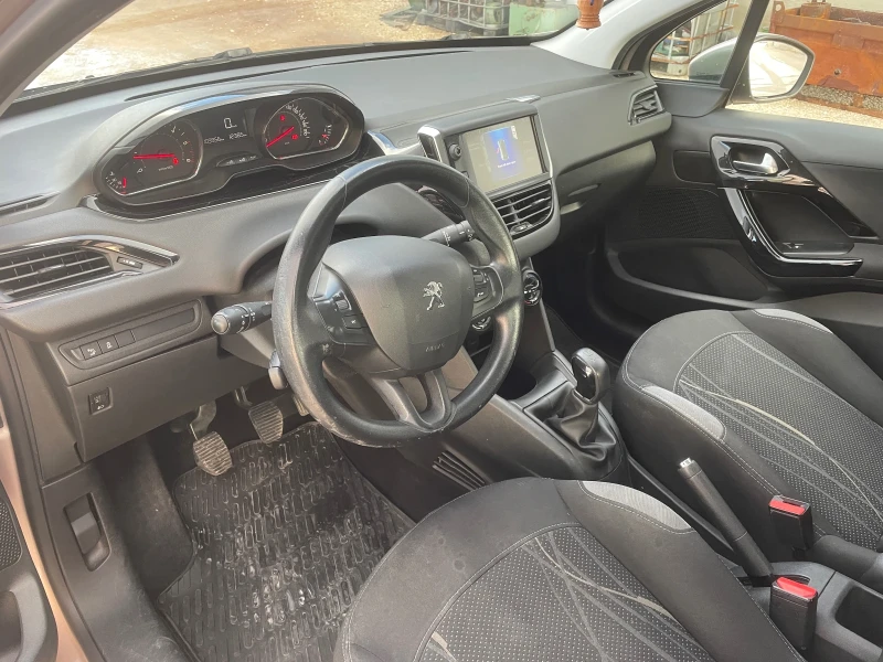 Peugeot 208 1.4 HDI втори собственик, 109 000км, снимка 10 - Автомобили и джипове - 49197880