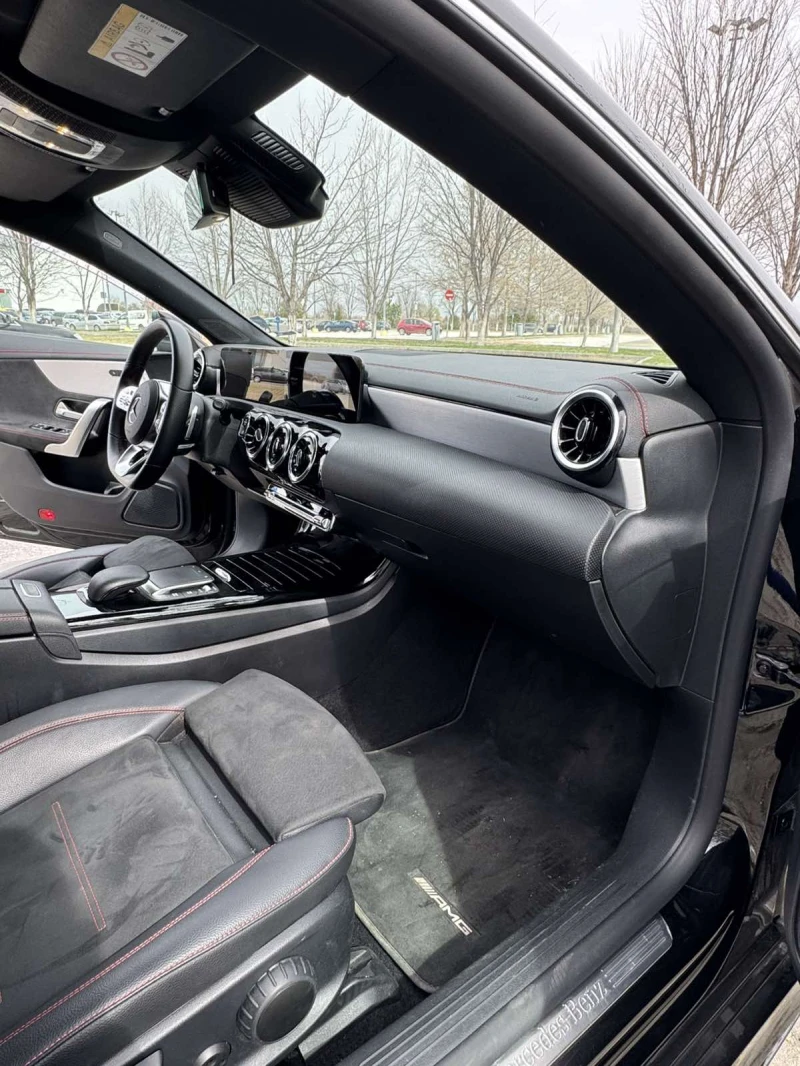 Mercedes-Benz CLA 180 AMG Line, снимка 8 - Автомобили и джипове - 51707597