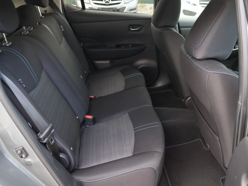 Nissan Leaf  n-connecta 40kwh 150cv, снимка 16 - Автомобили и джипове - 52015510