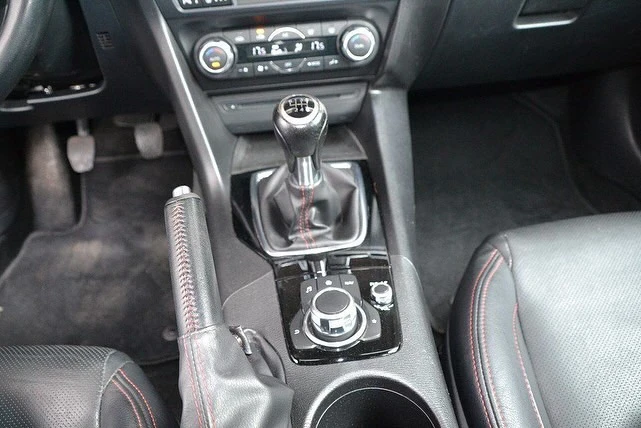 Mazda 3  - изображение 7