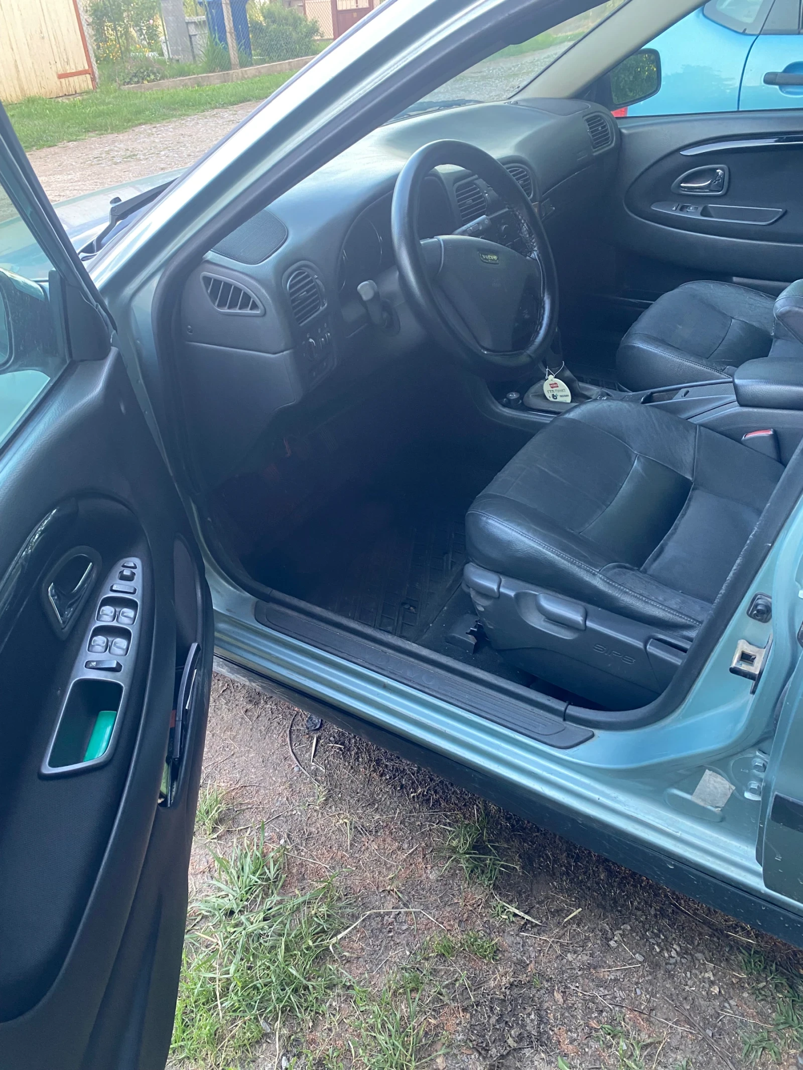 Volvo V40  - изображение 6