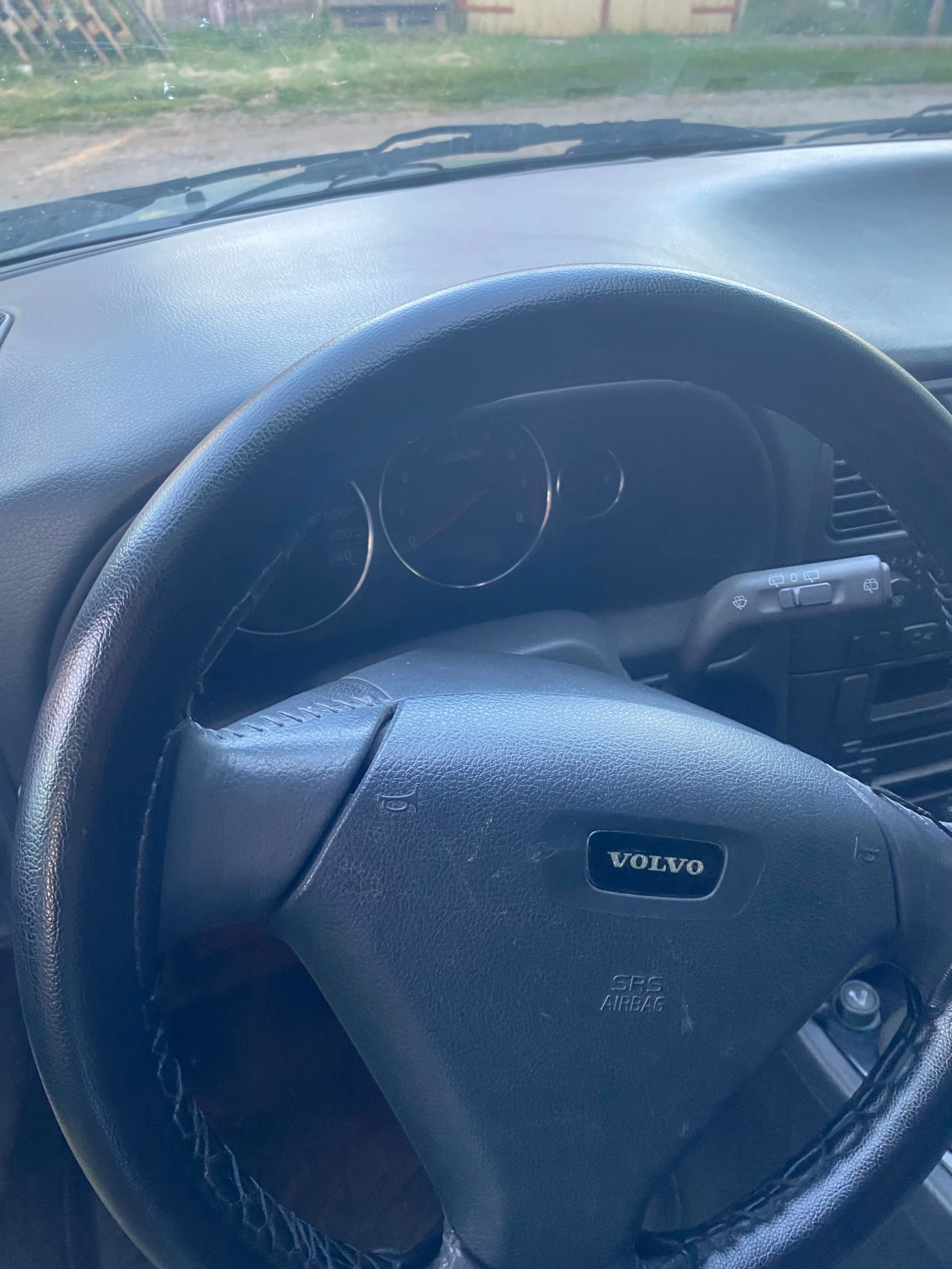 Volvo V40  - изображение 9