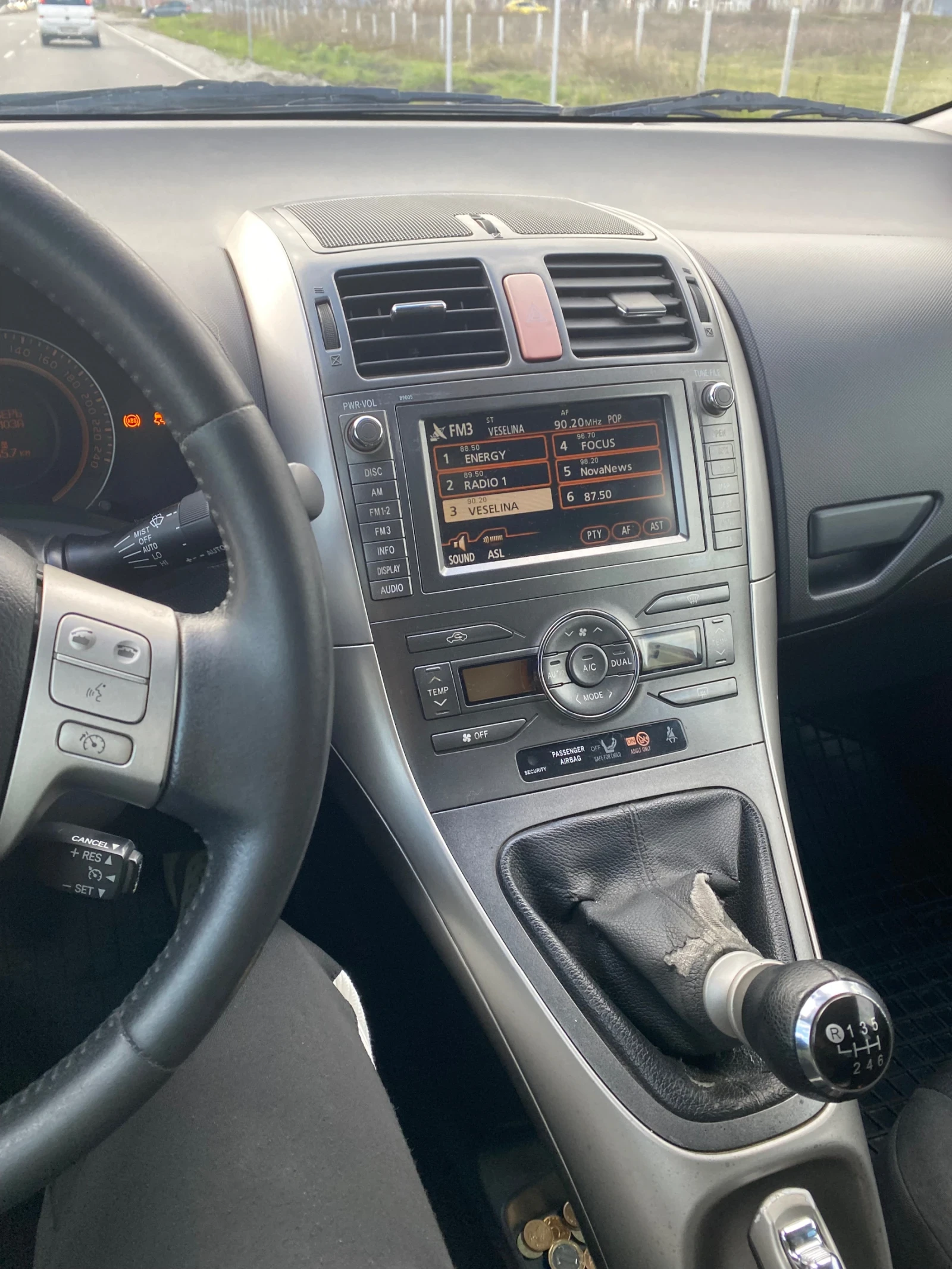 Toyota Auris 2.0 126 - изображение 3