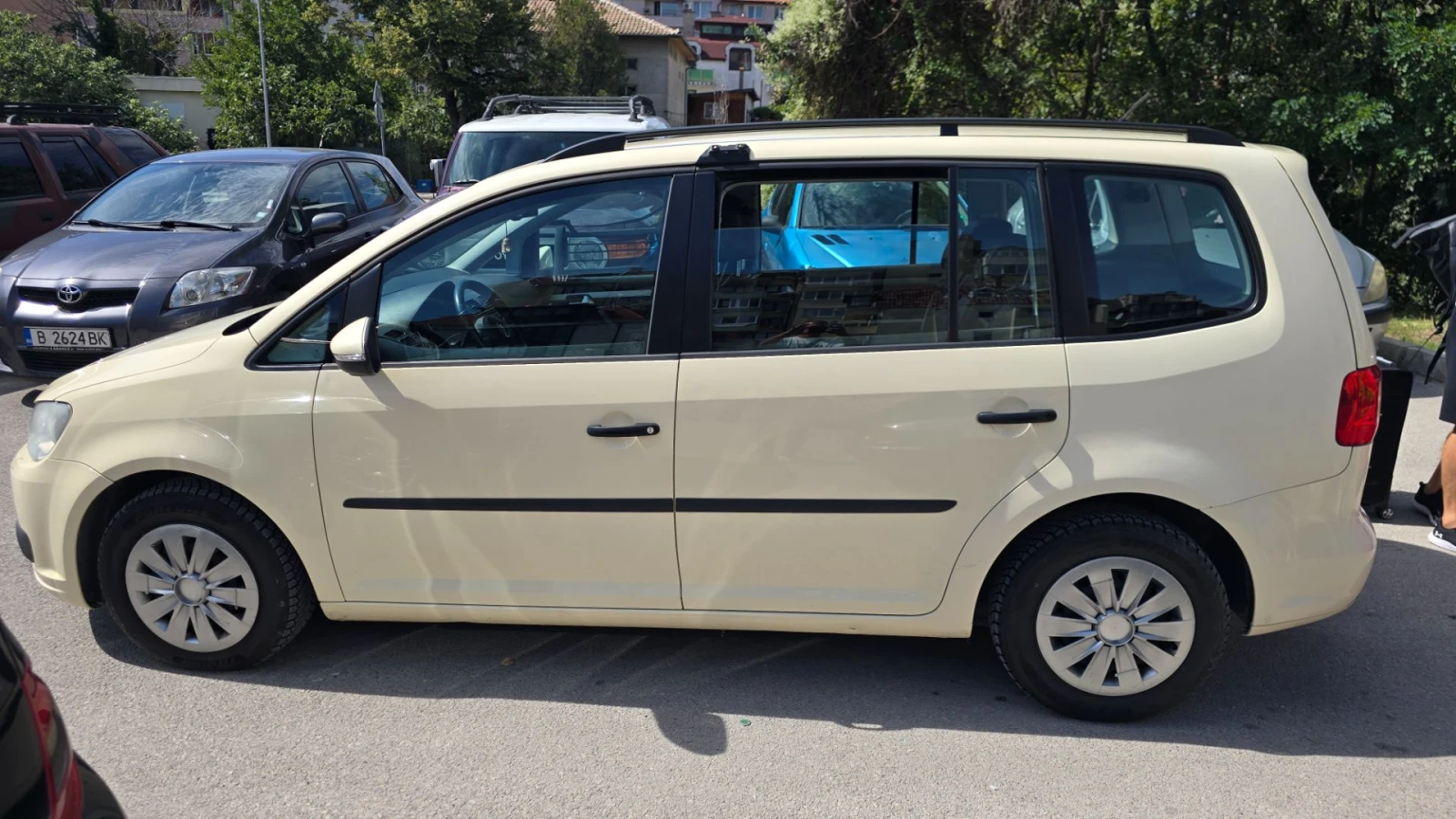 VW Touran 2.0, снимка 4 - Автомобили и джипове - 53719466